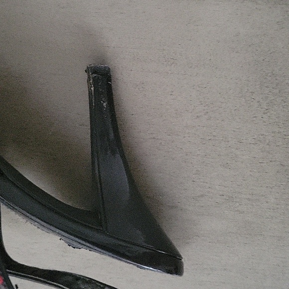 Shoes - Picture 4 of 5